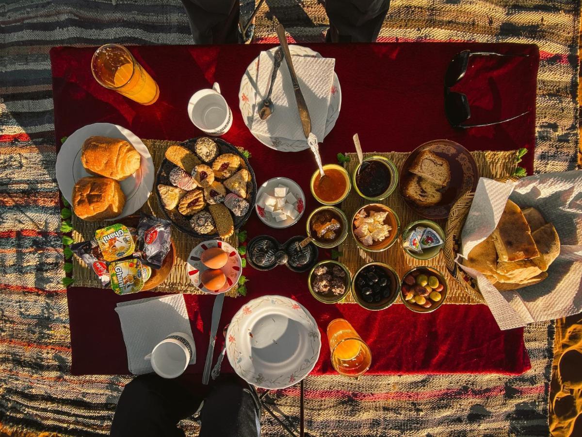 Готель Sahara Camel Tours Camp Мерзуга Екстер'єр фото