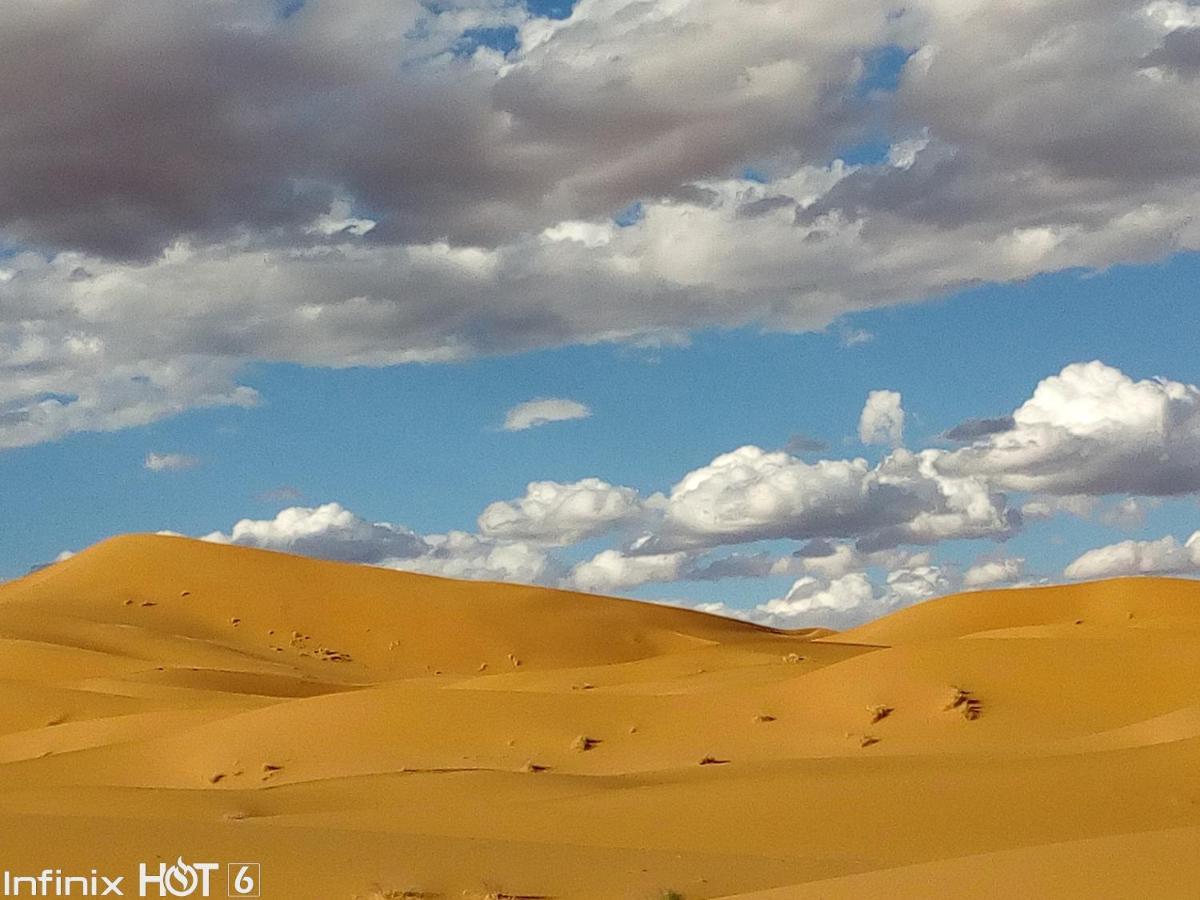Готель Sahara Camel Tours Camp Мерзуга Екстер'єр фото