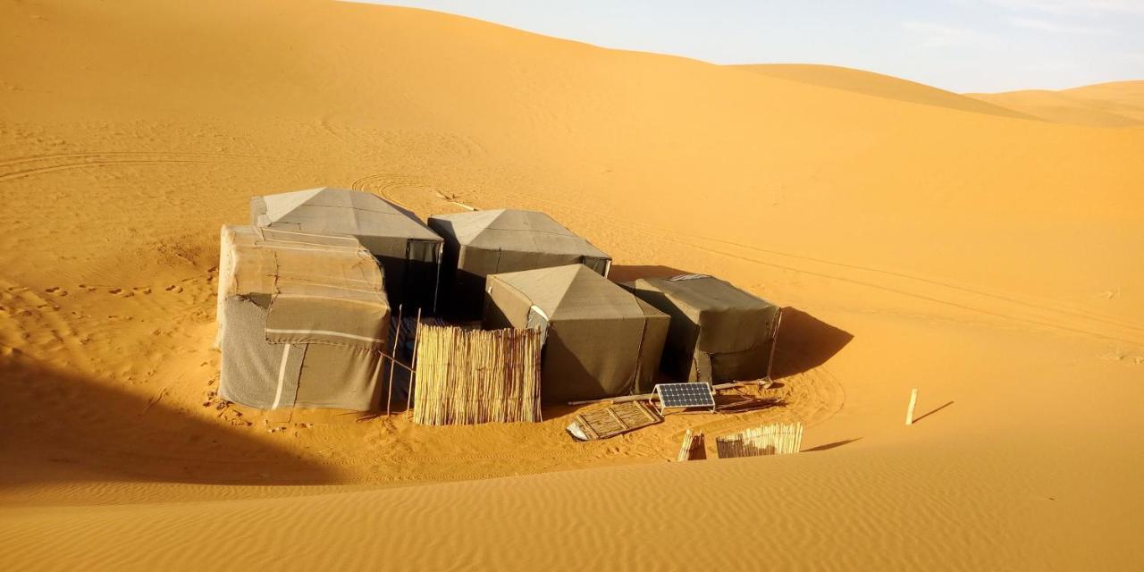 Готель Sahara Camel Tours Camp Мерзуга Екстер'єр фото