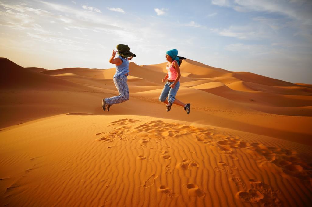 Готель Sahara Camel Tours Camp Мерзуга Екстер'єр фото