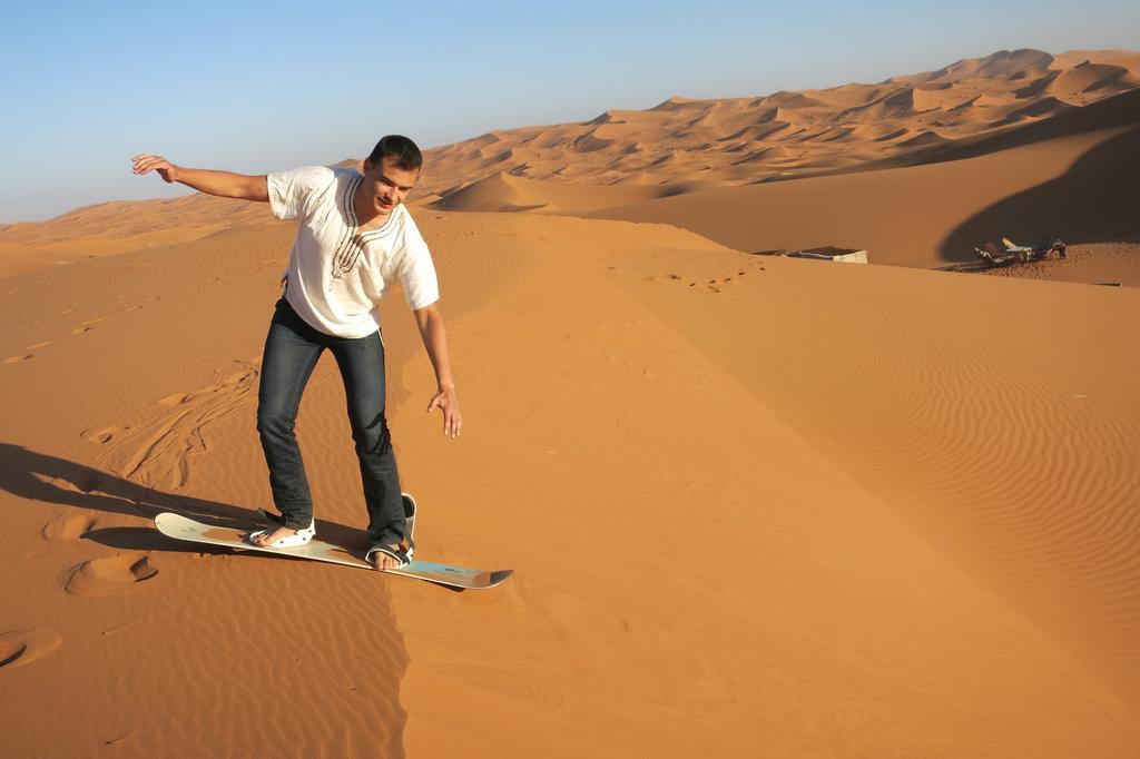 Готель Sahara Camel Tours Camp Мерзуга Екстер'єр фото
