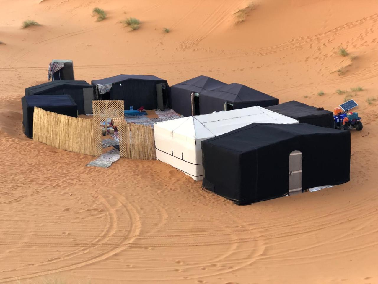 Готель Sahara Camel Tours Camp Мерзуга Екстер'єр фото