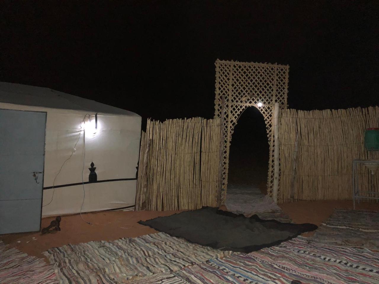 Готель Sahara Camel Tours Camp Мерзуга Екстер'єр фото