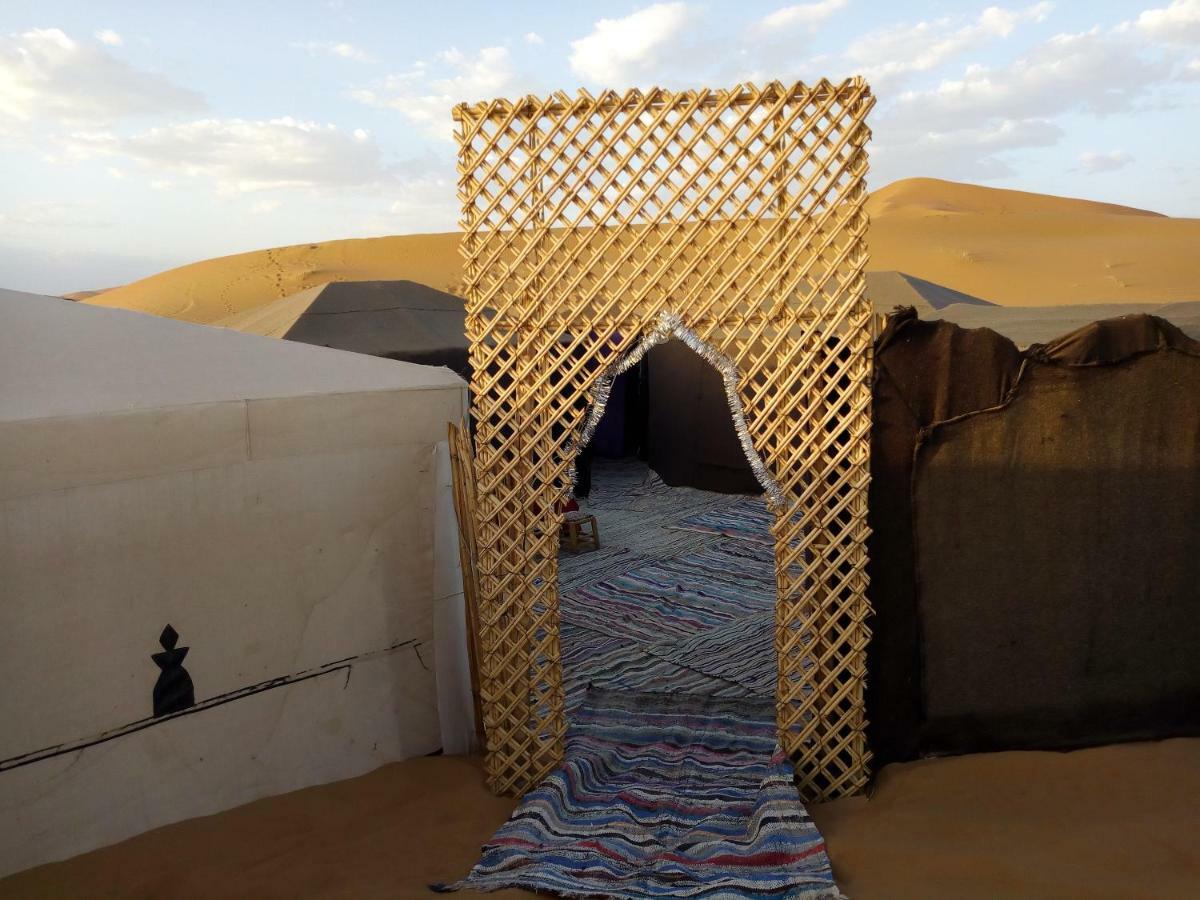 Готель Sahara Camel Tours Camp Мерзуга Екстер'єр фото