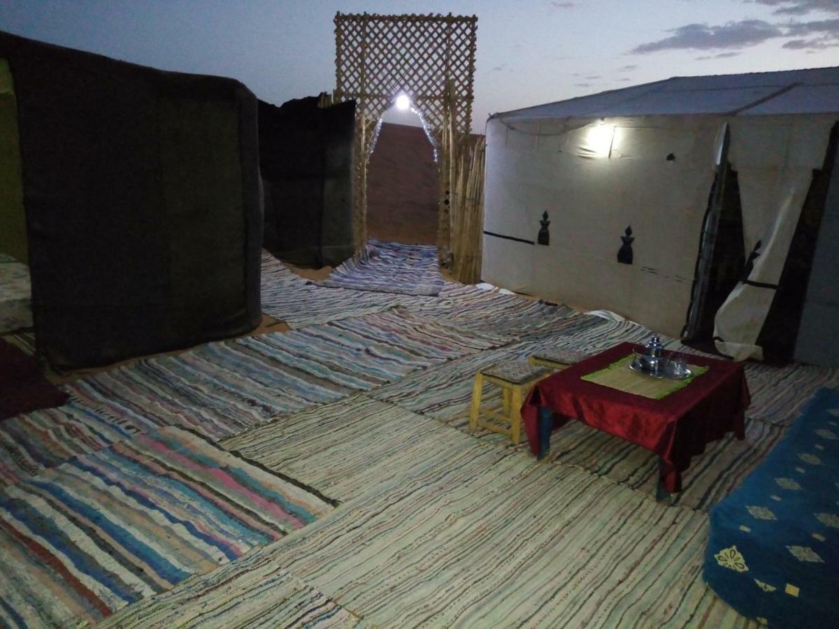 Готель Sahara Camel Tours Camp Мерзуга Екстер'єр фото